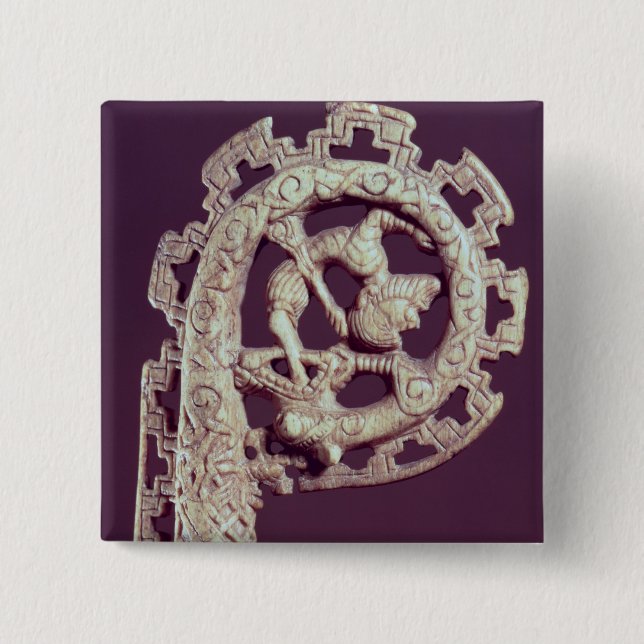 Geschnitzter Griff des Hakens eines Bischofs, Button (Vorderseite)