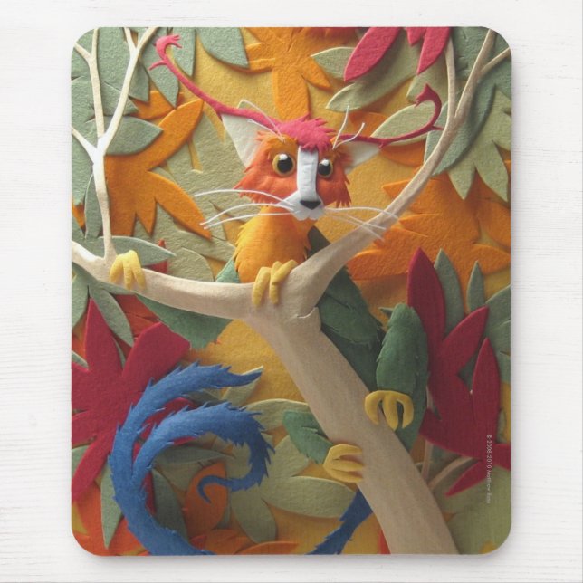Geschöpf in den Bäumen Mousepad (Vorne)