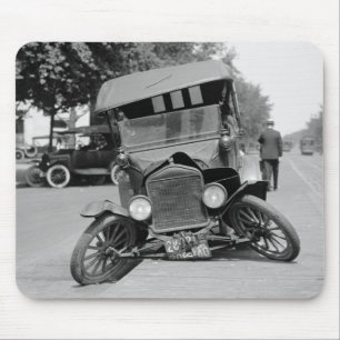 Geschrägter Feet, 1922 Mousepad