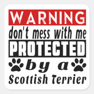 Geschützt von Scottish Terrier Quadratischer Aufkleber