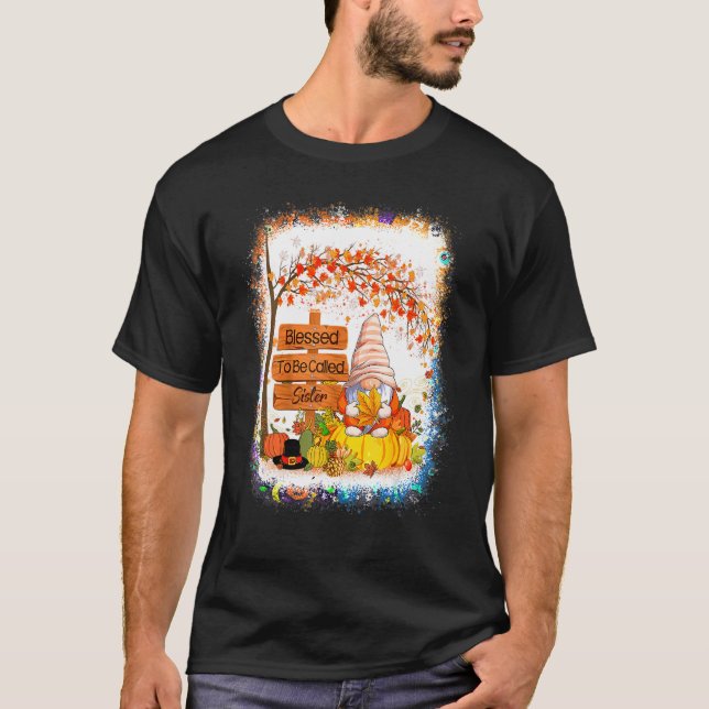 Gesegnet, als Sister Gnome Herbst genannt zu werde T-Shirt (Vorderseite)