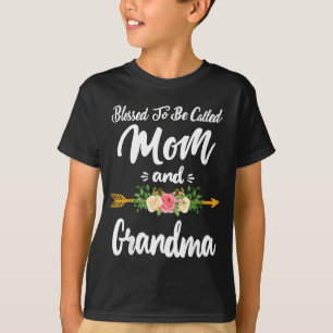 Gesegnet, Mama und Oma floral genannt zu werden T-Shirt
