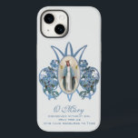 Gesegnete Jungfrau Mary Religiöse Vintag katholisc Case-Mate iPhone 14 Hülle<br><div class="desc">Schönes traditionelles katholisches Jahrgangsbild der gesegneten Jungfrau Mary,  bekannt als Unsere Dame der Gnade mit blauen Blumen. Das Gebet unten ist das Gebet,  das auf der Wunder-Medaille steht. Alle Texte und Schriftart können geändert werden.</div>