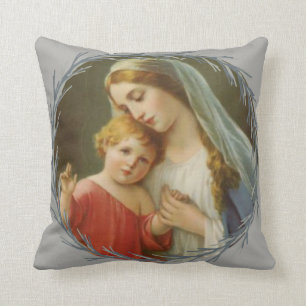Gesegnete Mutter, die den Baby-Jesus-Kranz hält Kissen