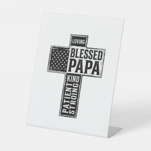 Gesegneter Papa Kreuz Christliche Vintage-Typograf Sockelschild