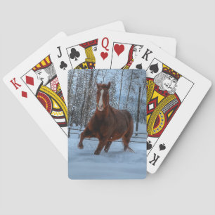 Geselliges Sorrel Pferd im Schnee für Pferdefreund Spielkarten