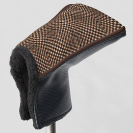 Geselliges und unordentliches braunes Schach über  Golf Headcover