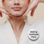 Gesichtsyogalehrer Gesichtsmassage Button<br><div class="desc">Spaß für diejenigen,  die Gesichtsyoga lehren,  verwirrtes Gesicht ausruhen wird sie zum Lachen bringen.</div>