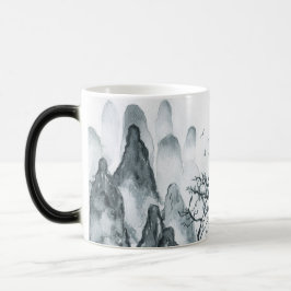 Gestalten Sie Ihre eigene Berglandschaft. Verwandlungstasse