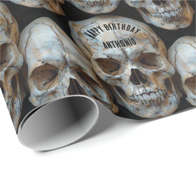 Gestapelte Skulls Paris Catacombs Gothic Halloween Geschenkpapier (Rolleneckpunkt)