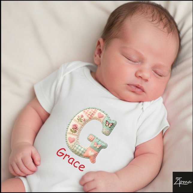 Gesteppter Patchwork-Initialbuchstabe G Kinderzimm Baby Strampler (This is a sample design. There are several models to choose from, with the name and color changed.)