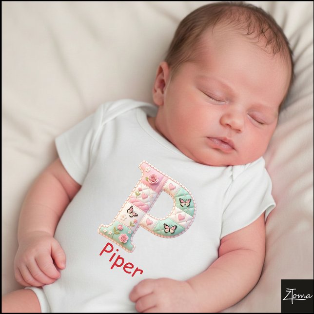 Gesteppter Patchwork-Initialbuchstabe P Kinderzimm Baby Strampler (This is a sample design. There are several models to choose from, with the name and color changed.)