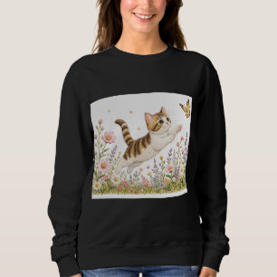 Gesticktes Kätzchen jagt Schmetterling in Wildblum Sweatshirt