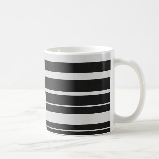 Gestreifte Schwarzweiss-Tasse Kaffeetasse (Rechts)