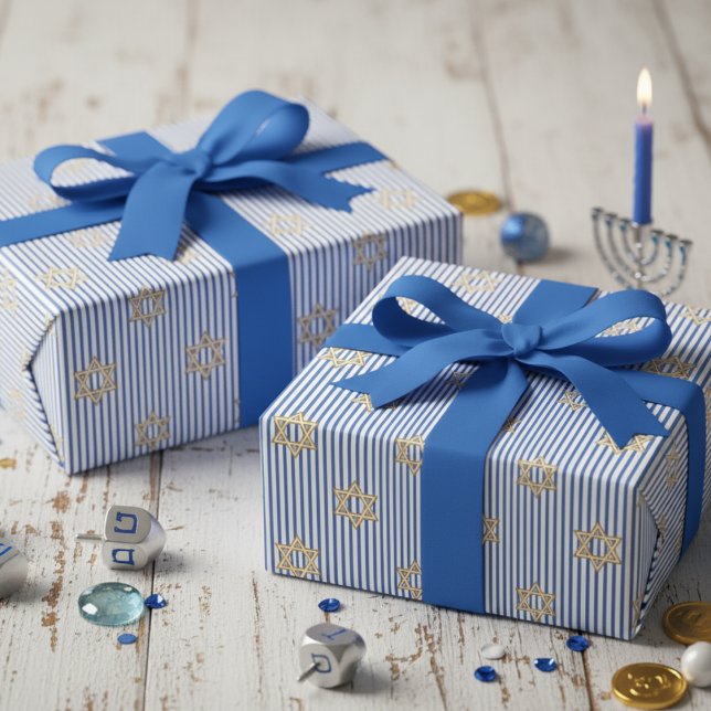 Gestreifter Helles Blau Jüdischer Goldener Davidst Geschenkpapier (Elegant Modern Striped Blue & White Jewish Gold Star of David Mazel Tov & Hanukkah Wrapping Paper)