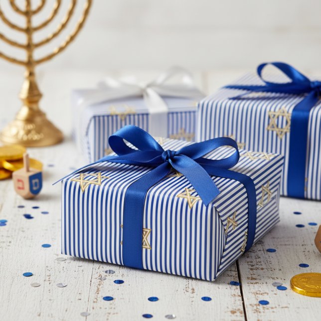 Gestreifter tiefblauer jüdischer goldener Davidste Geschenkpapier (Elegant Modern Striped Blue & White Jewish Gold Star of David Mazel Tov & Hanukkah Wrapping Paper)