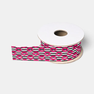 Gestreiftes Muster des Lippenstift-Kuss-B&W Ripsband