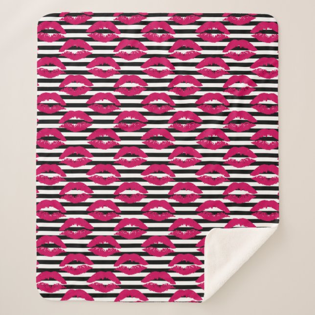 Gestreiftes Muster des Lippenstift-Kuss-B&W Sherpadecke (Vorderseite)