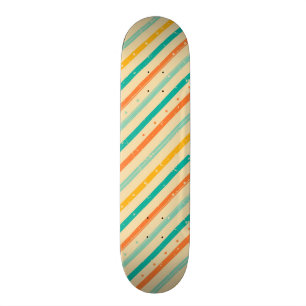 Gestreiftes Muster des Retro Schmutzes Skateboard