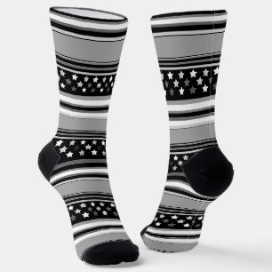 Gestreiftes Muster horizontal mit Sternen Socken