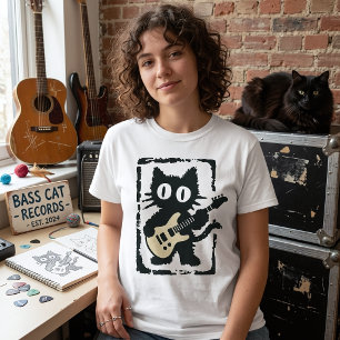 Gestresste schwarze Katze spielt Gitarre Vintage T-Shirt