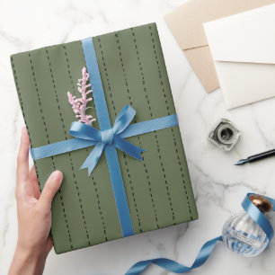 Gestrichelte Linien auf Grün Geschenkpapier