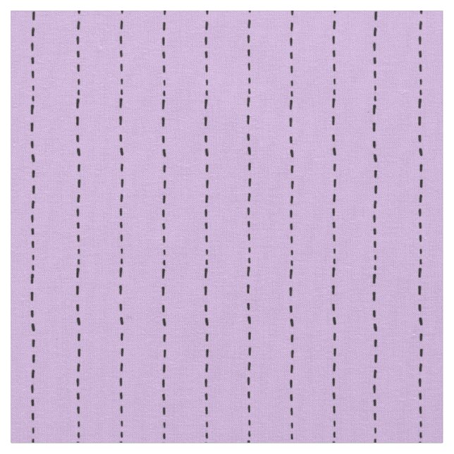 Gestrichelte Linien auf Helllila Stoff (Nahaufnahme)
