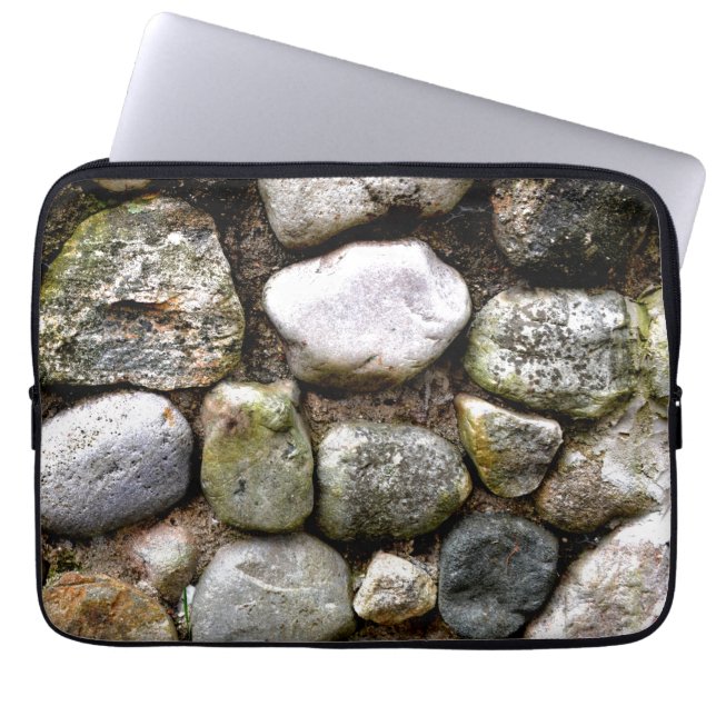 Gestrinöse Felssteine Feldsteinmuster Laptopschutzhülle (Vorderseite)