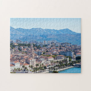 Geteilte Stadt an der Uferpromenade aus der Luft, Puzzle