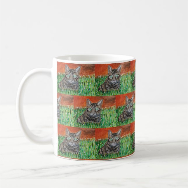 Getigerte Katze in der Natur  Kaffeetasse (Links)