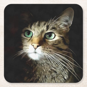 Getigerte Katze mit grünen Augen isoliert auf Schw Rechteckiger Pappuntersetzer