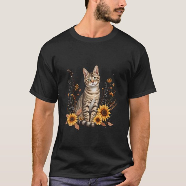 Getigerte Katze mit Sonnenblumen u2013 Rustikale B T-Shirt (Vorderseite)
