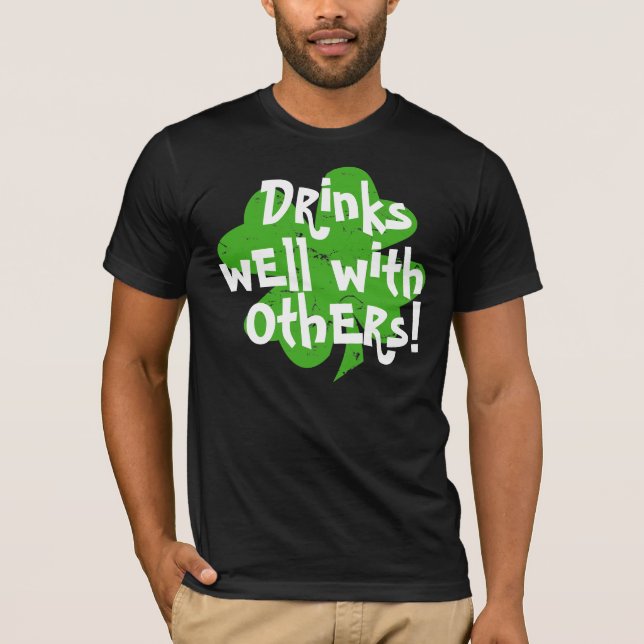 Getränke gut mit anderen T-Shirt (Vorderseite)
