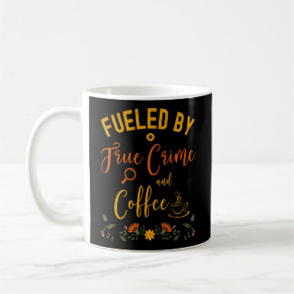 Getrennt durch wahre Kriminalität und Kaffee in Kaffeetasse