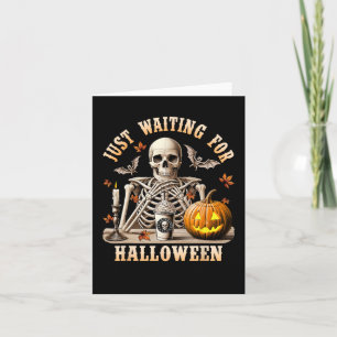 Gewartet für Halloween Skeleton-Kaffeekocher Karte