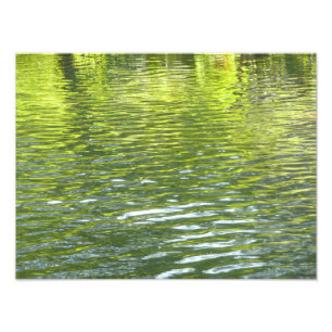 Gewässer von Eichenbachgelb und Grünlandschafts-Fo Fotodruck