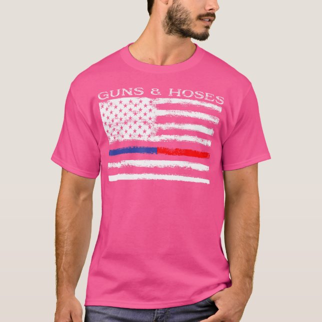 Gewehre Schläuche Thin Blue Red Line Polizei Feuer T-Shirt (Vorderseite)