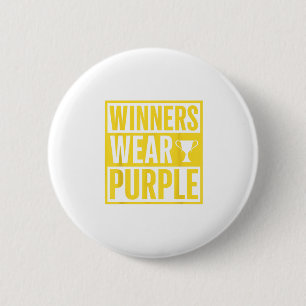 Gewinner tragen das Lila School Sports Team Pride Button