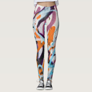 gewitterte Betonmauer, grune Textur. Leggings