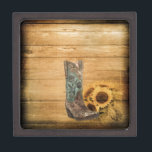 Gewitterter Western Country Sonnenblume Cowboy Sti Schachtel<br><div class="desc">Verwitterter Western Country Sonnenblumencowboy Schuhzubehör. Sonnenblumenmöbel aus Zuhause für Zuhause. Primitive Cowboy-Western-Brautparty-Gefälligkeiten und rustikale Sonnenblumen Gastgeschenke Hochzeiten.</div>