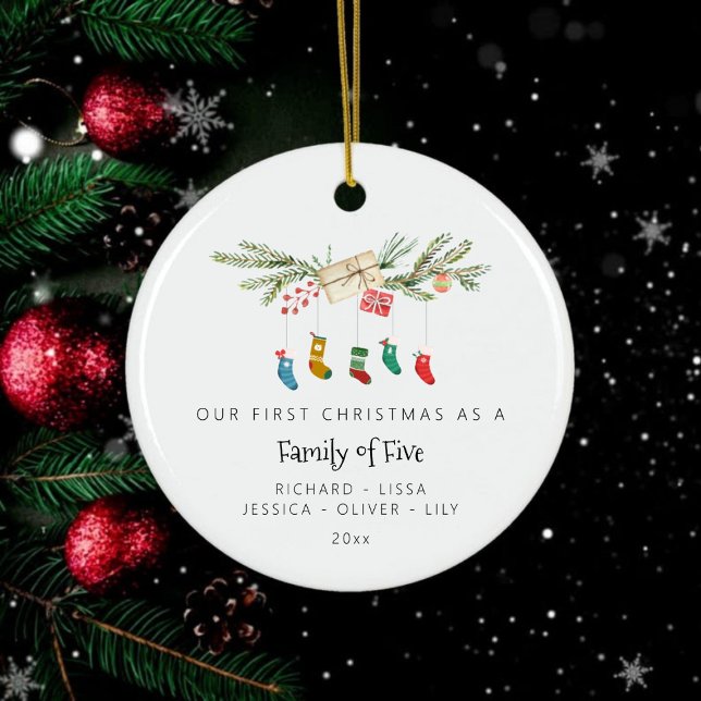 Gewohnte Familie von fünf heiligen Strümpfen Weihn Keramik Ornament (Custom Family Of Five Holly Stockings Christmas Ceramic Ornament)