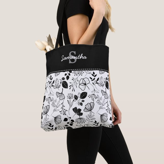 Gewohnte schwarze Blüten (Von Nahem)