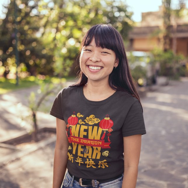 Gewohntes Jahr des Drachen 2024 Chinesisches Neuja T-Shirt (Von Creator hochgeladen)