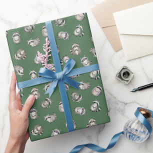 Geworfene Wasserfarben-Waschbären auf Grün Geschenkpapier