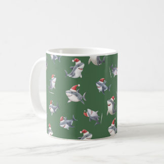 Geworfene Weihnachts-Haie auf Grün Kaffeetasse