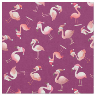 Geworfene Weihnachtsflamingos auf dunklem Rosa Stoff