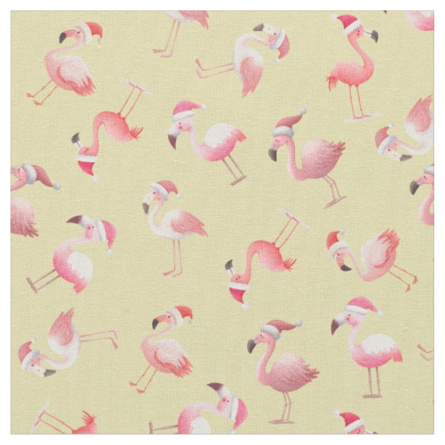 Geworfene Weihnachtsflamingos auf Hellgelb Stoff (Nahaufnahme)