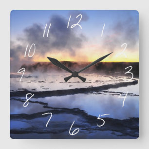 Geyser Smoke at Sunset Quadratische Wanduhr