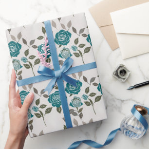Gezeichnete Rosen in gedämpften Blautönen und Grün Geschenkpapier