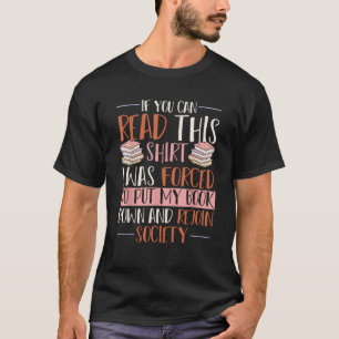 gezwungen, mein Buch niederzulegen und wieder in d T-Shirt